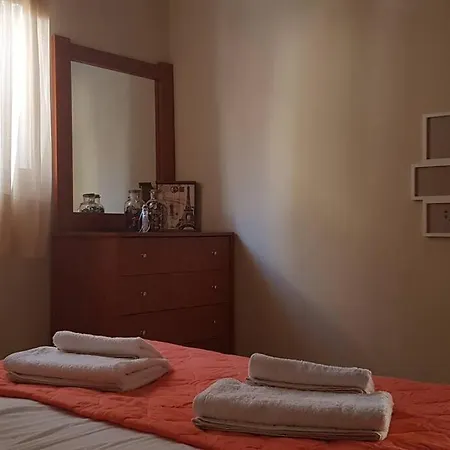 Sofianna Holiday Apartment *